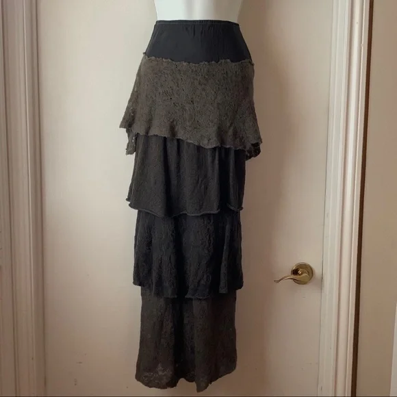 ✖️SOLD✖️Robin Kaplan 100% Silk Boho Tiered Skirt - Picture 1 of 9